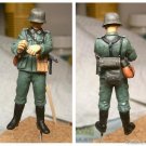 Ensimm�inen tekem�ni 1/35 figuri onnistui mainiosti. Vain dekaali ja k�teen tuleva kansio puuttuu.